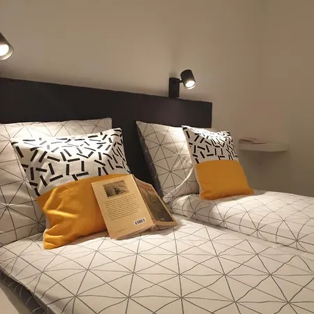 Apartment 12-09