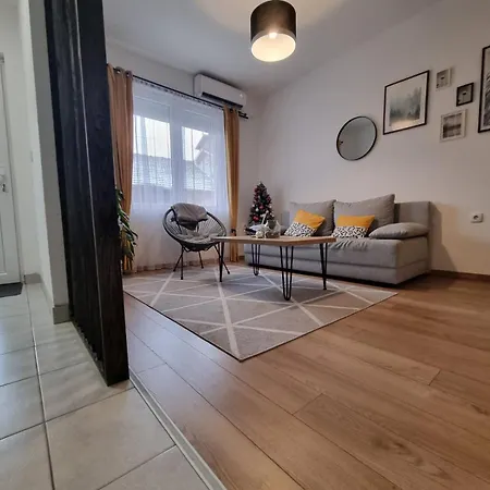 Apartment 12-09